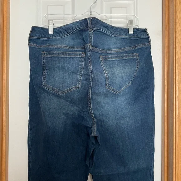 Torrid Girlfriend Style Jeans Size 18R Dark Wash - Picture 5 of 9